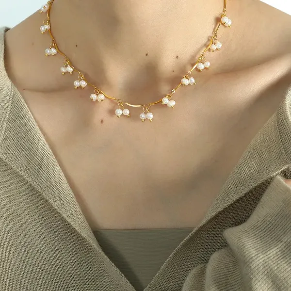 Gold_Pearl_Charm_Necklace_For_Women